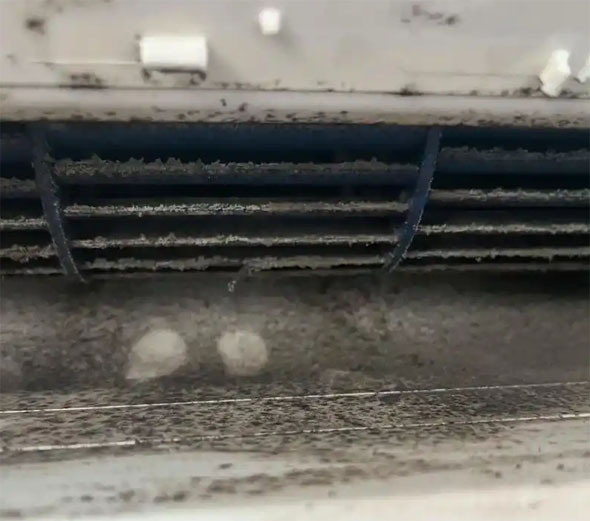 南召空调吹的风有股烧焦味是怎么回事